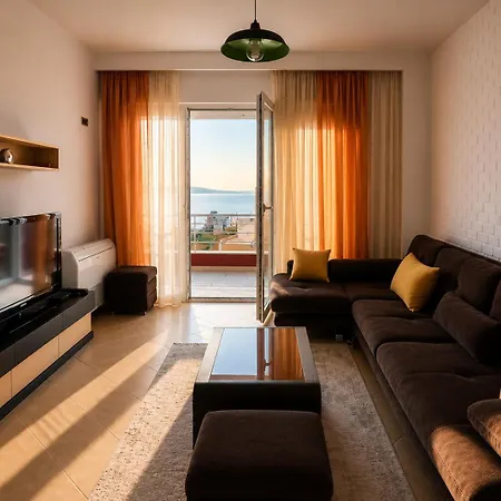5 Min From The With Sea View & Free Parking Sarandë