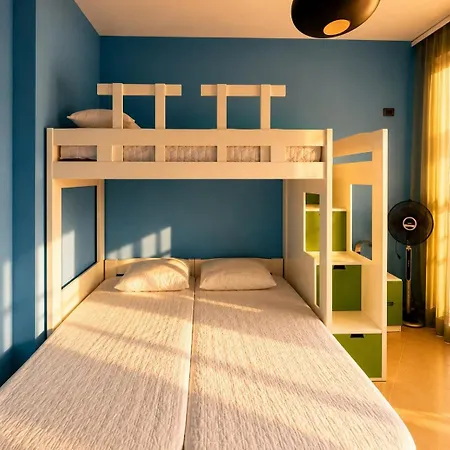 Appartamento 5 Min From The With Sea View & Free Parking