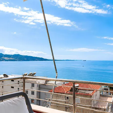 5 Min From The With Sea View & Free Parking Appartamento